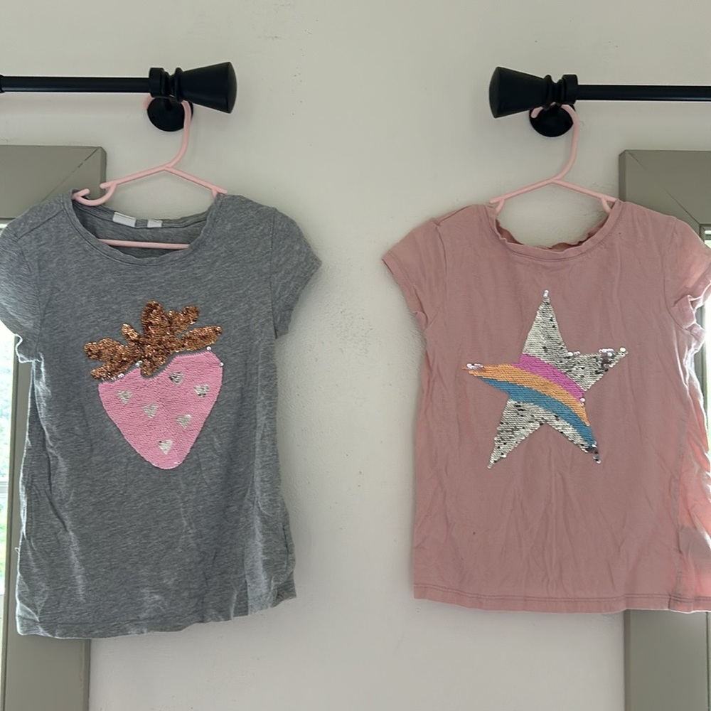 ✨TWO PACK✨ Girls Set of Flippy Sequin Shirts From Gap | Girls Size M